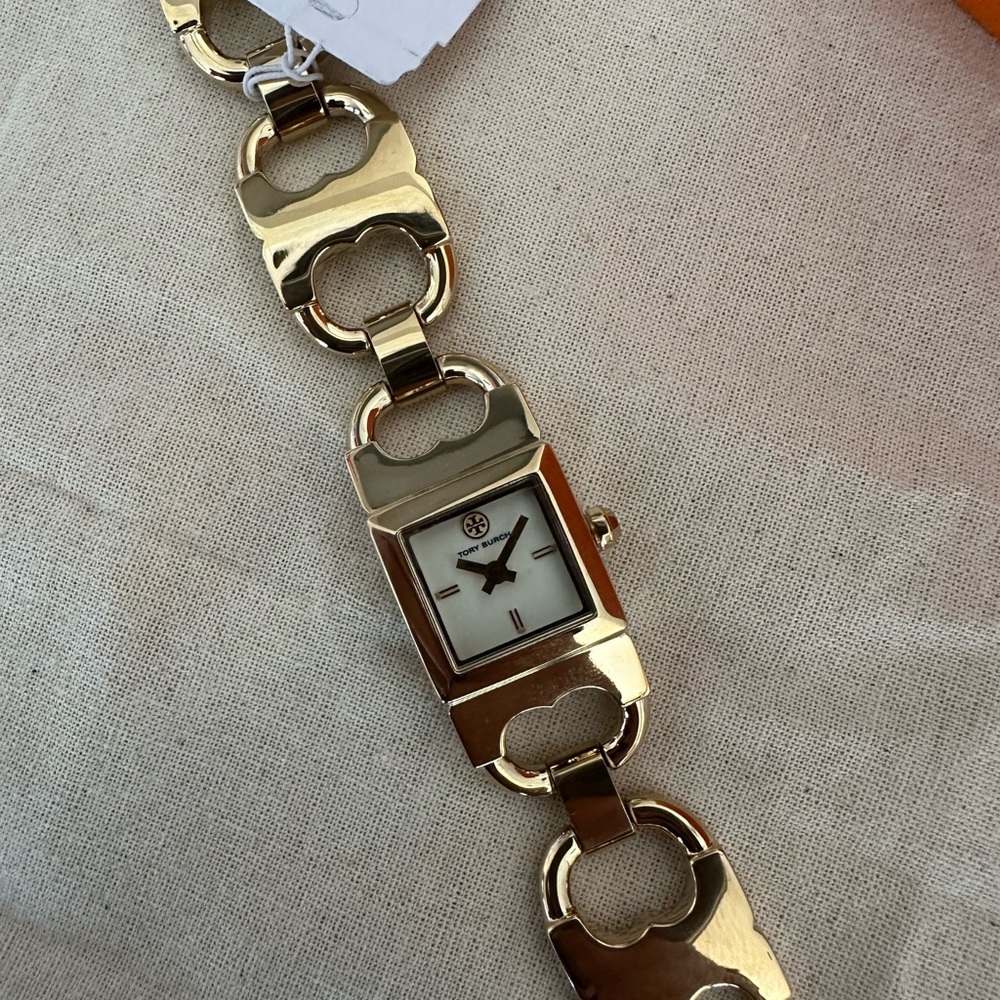 New Tory Burch signature T link gold watch - Picture 6 of 9